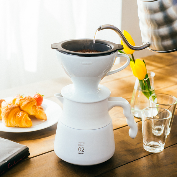 V60 Insulated Stainless Steel Server PLUS, 600mL - White